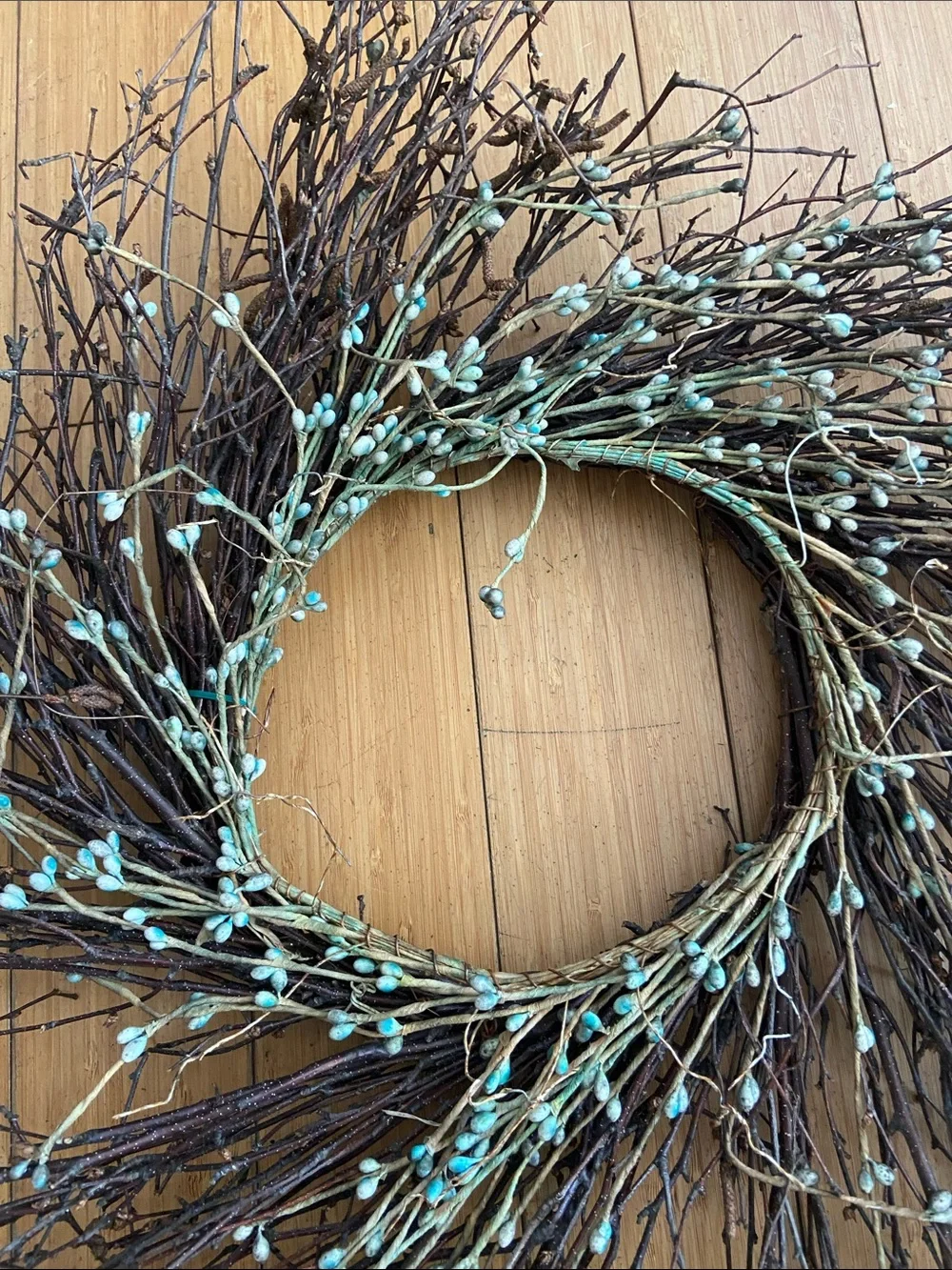 Handcrafted Blueberry Twig Holiday Wreath - Natural Brown & Light Blue